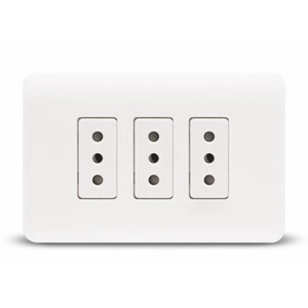 Enchufe triple embutido marisio