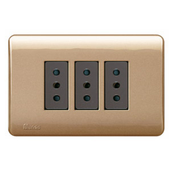 Enchufe triple embutido bticino cafe