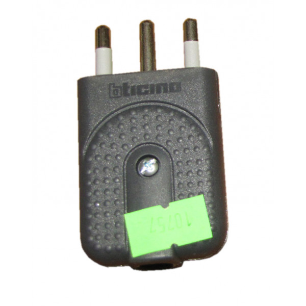 Enchufe macho c/t 16 amp bticino