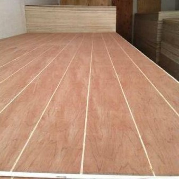 Terciado ranurado nativo deco 9 x 1220 x 2440mm 