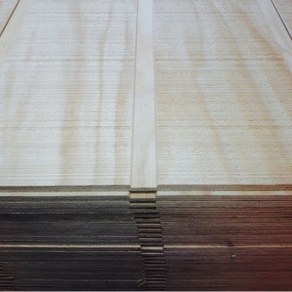 Terciado ranurado rustico 15 x 1220 x 2440mm 