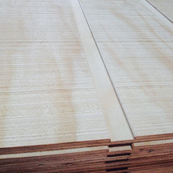 Terciado ranurado rustico 15 x 1220 x 2440mm 